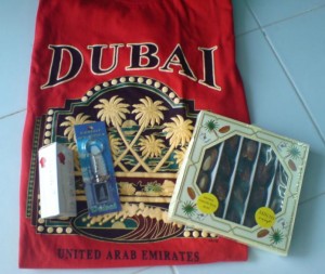 hadiah dari dubai 300x253 Erti sayang