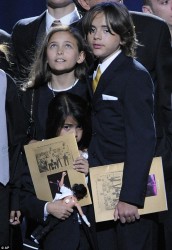 anak michael jackson perkebumian