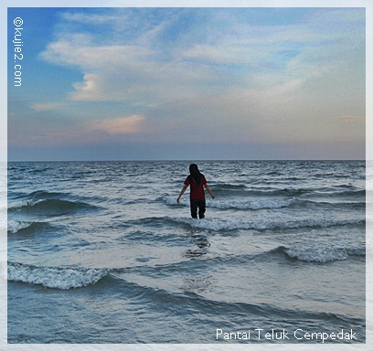 pantai teluk cempedak1 Cintamu Sehebat Laut Yang Luas Sesegar Ombak Yang Memutih