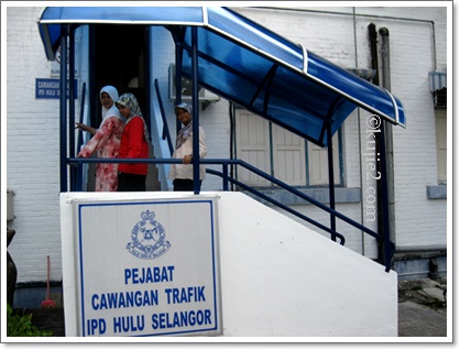 bayar saman trafik kkb bayar saman trafik kkb Makcik Rempit Ada 18 Saman Trafik