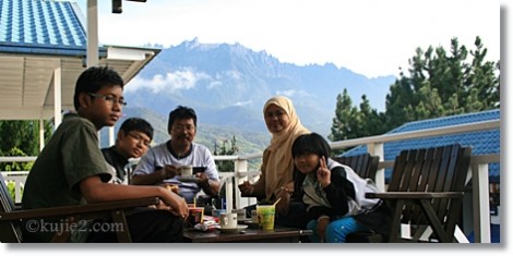 we are family we are family 470x235 Keperluan Berwasiat Dan Waris Harta Pusaka