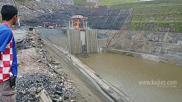 empangan hidroelektrik hulu terengganuempangan kenyir 2 intake